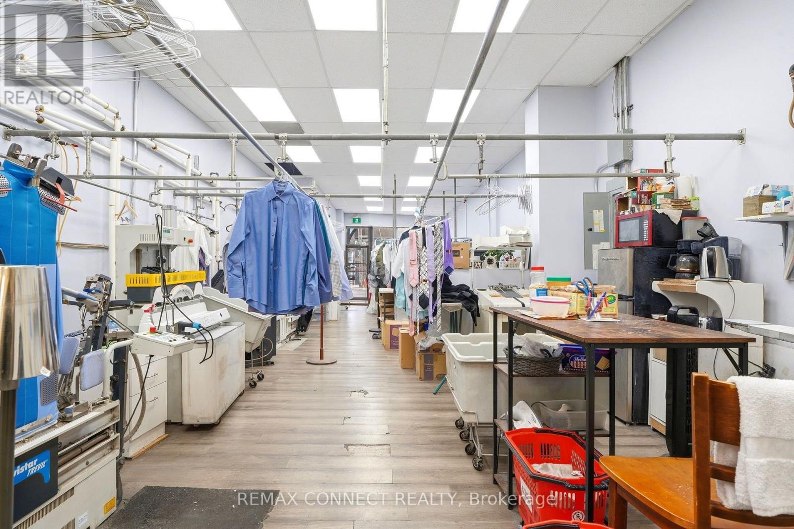 544 Queen Street W Property Photo 10