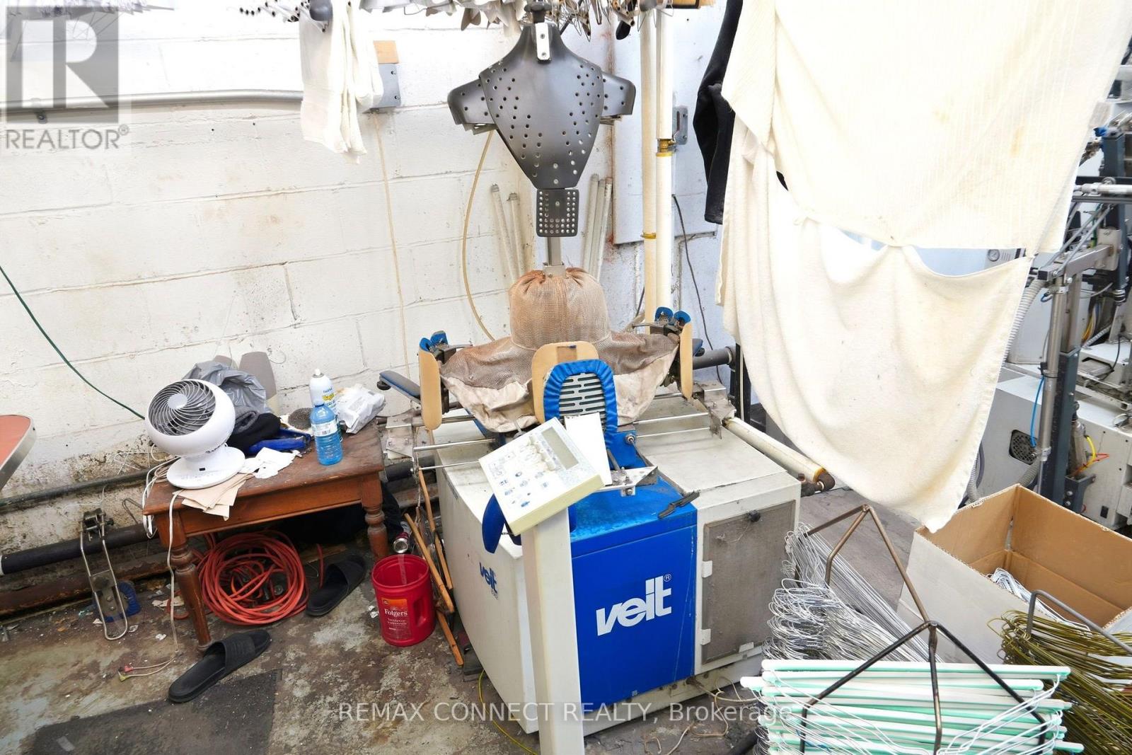 544 Queen Street W Property Photo 19