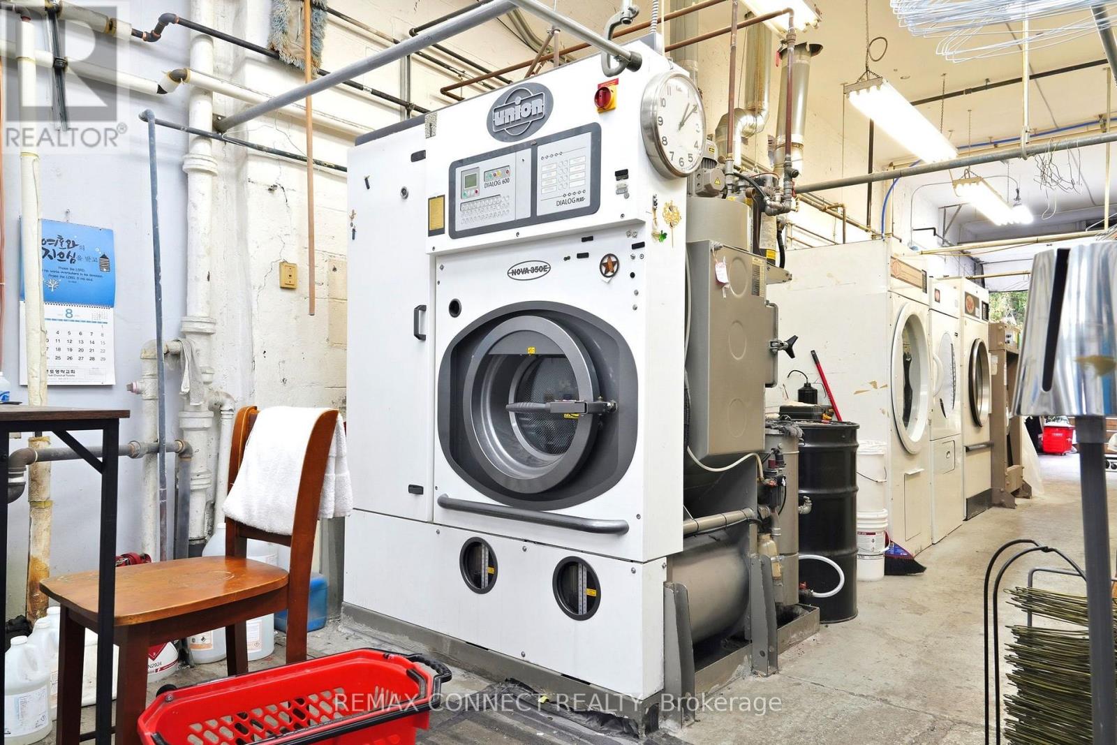 544 Queen Street W Property Photo 20