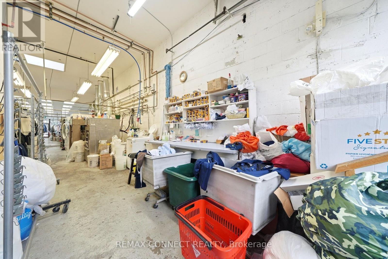 544 Queen Street W Property Photo 31