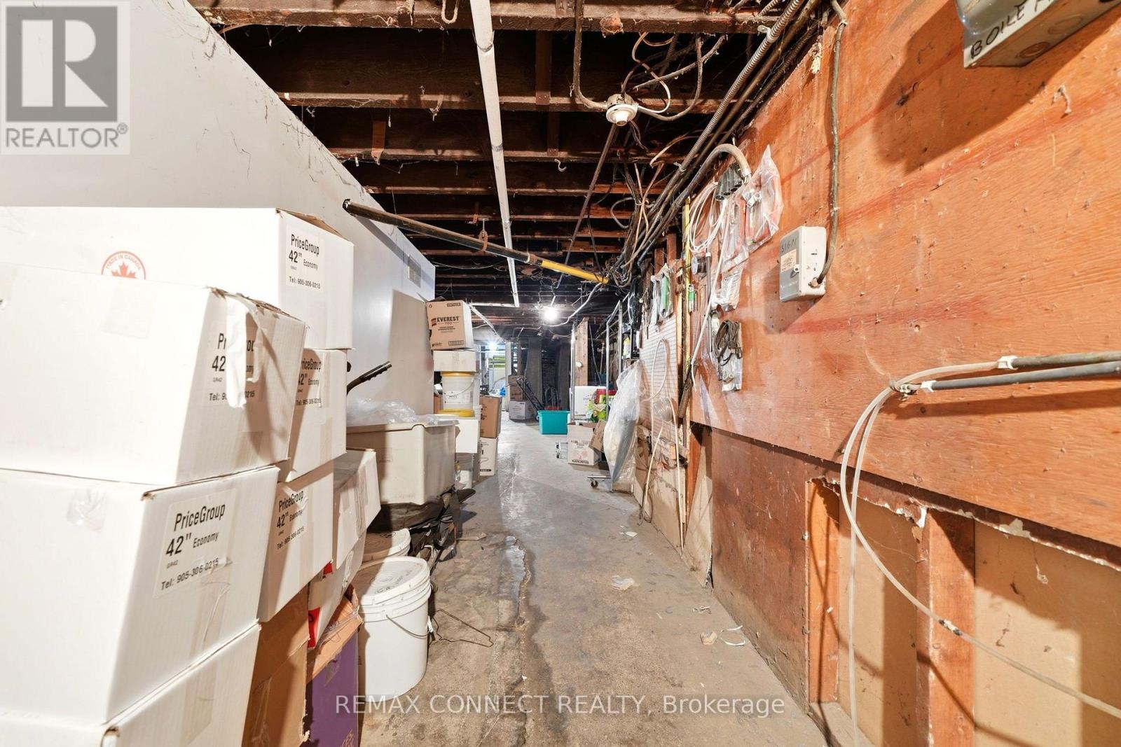 544 Queen Street W Property Photo 35