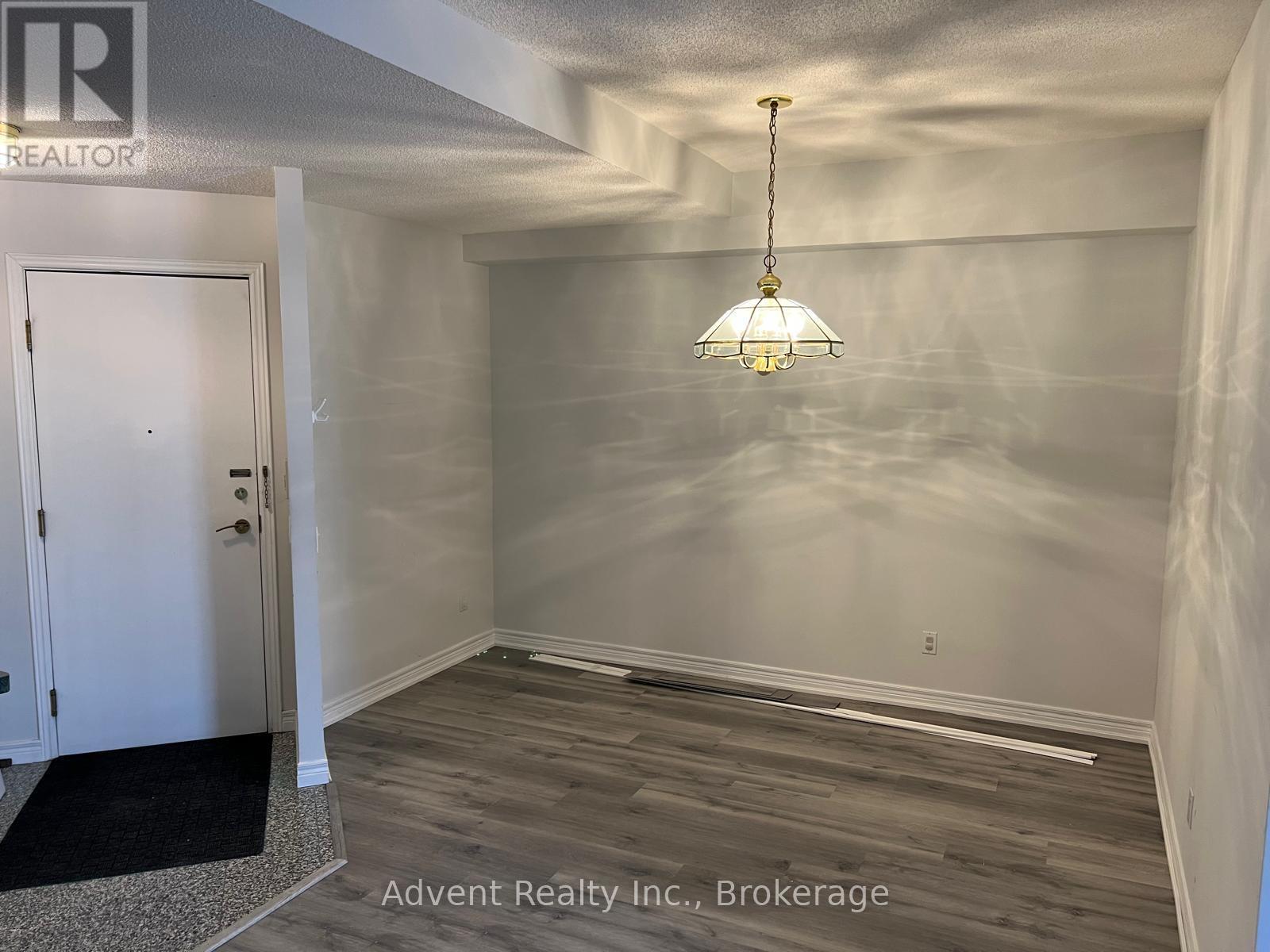 1107 - 152 St Patrick Street Property Photo 3