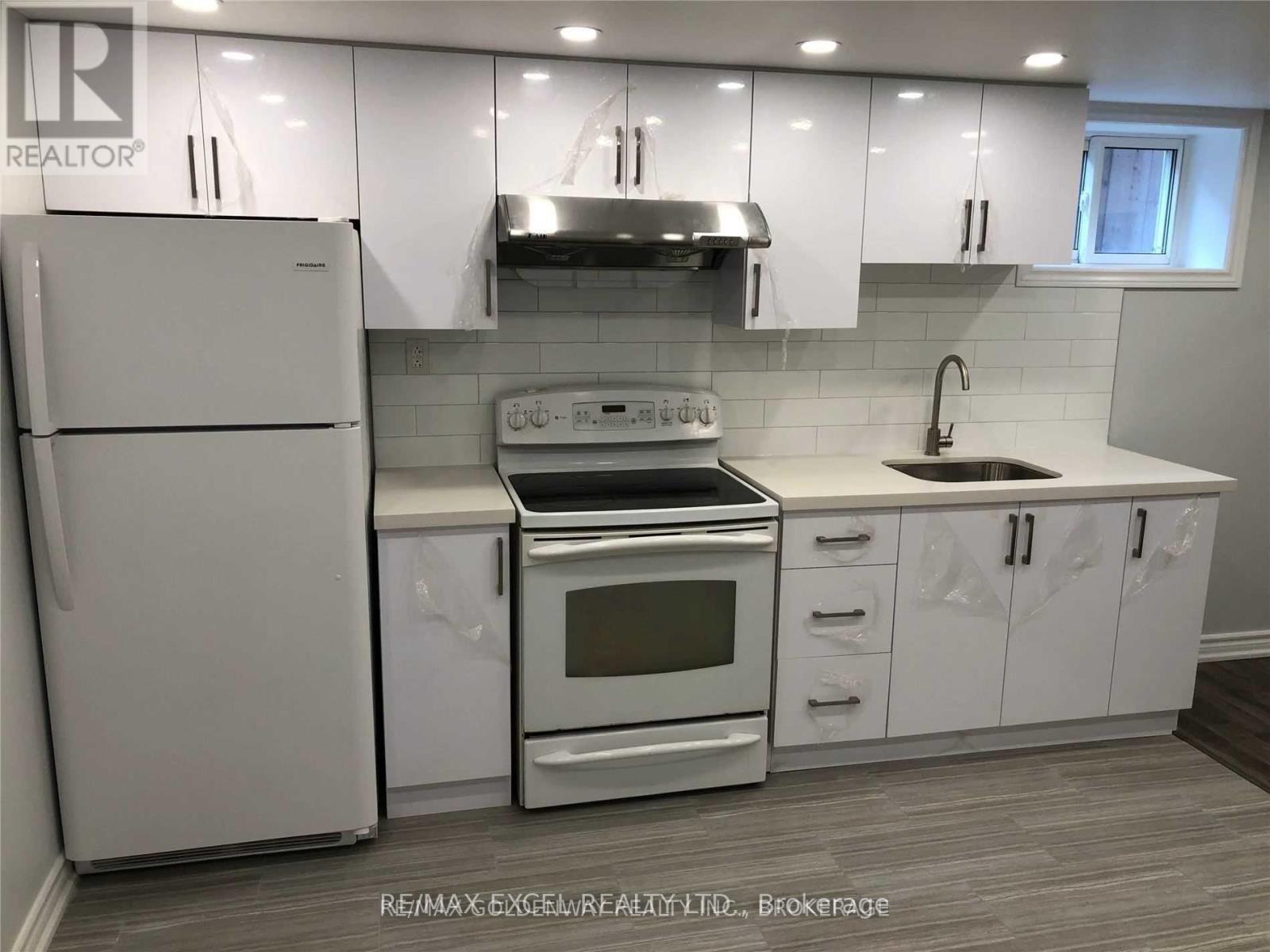 Bsmt - 30 Hazelnut Crescent Property Photo 4