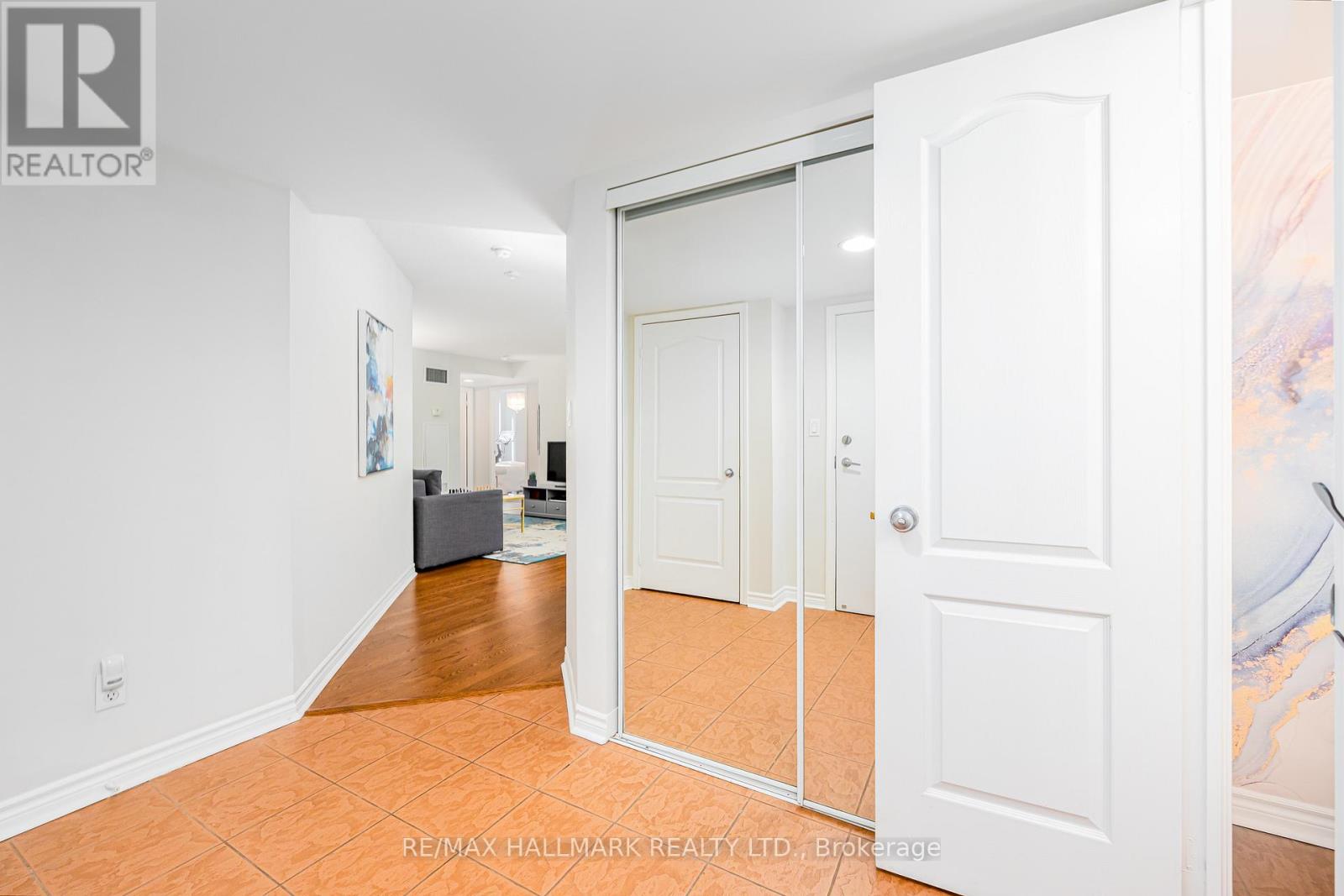 112 - 3 Rean Drive Property Photo 3