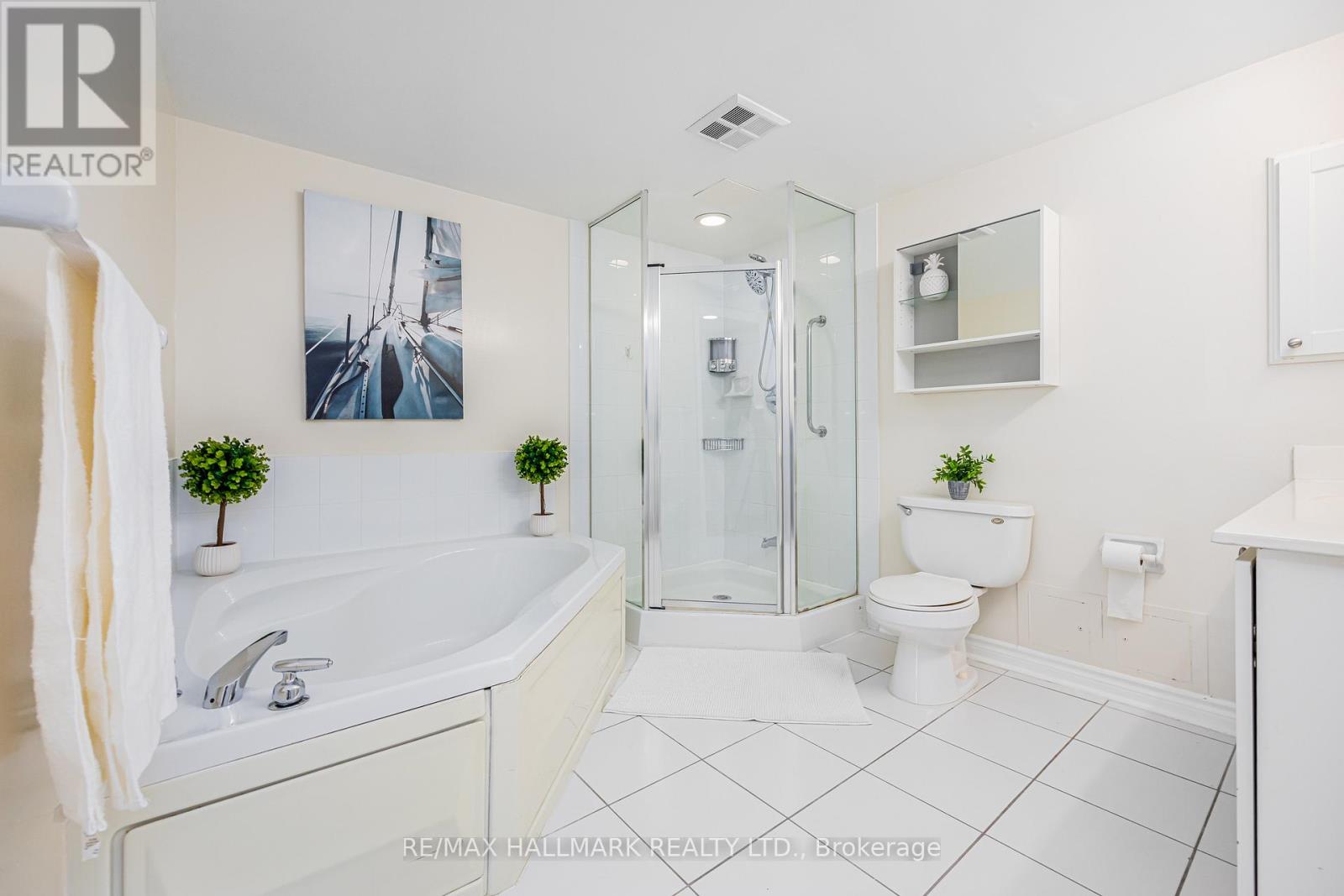 112 - 3 Rean Drive Property Photo 16
