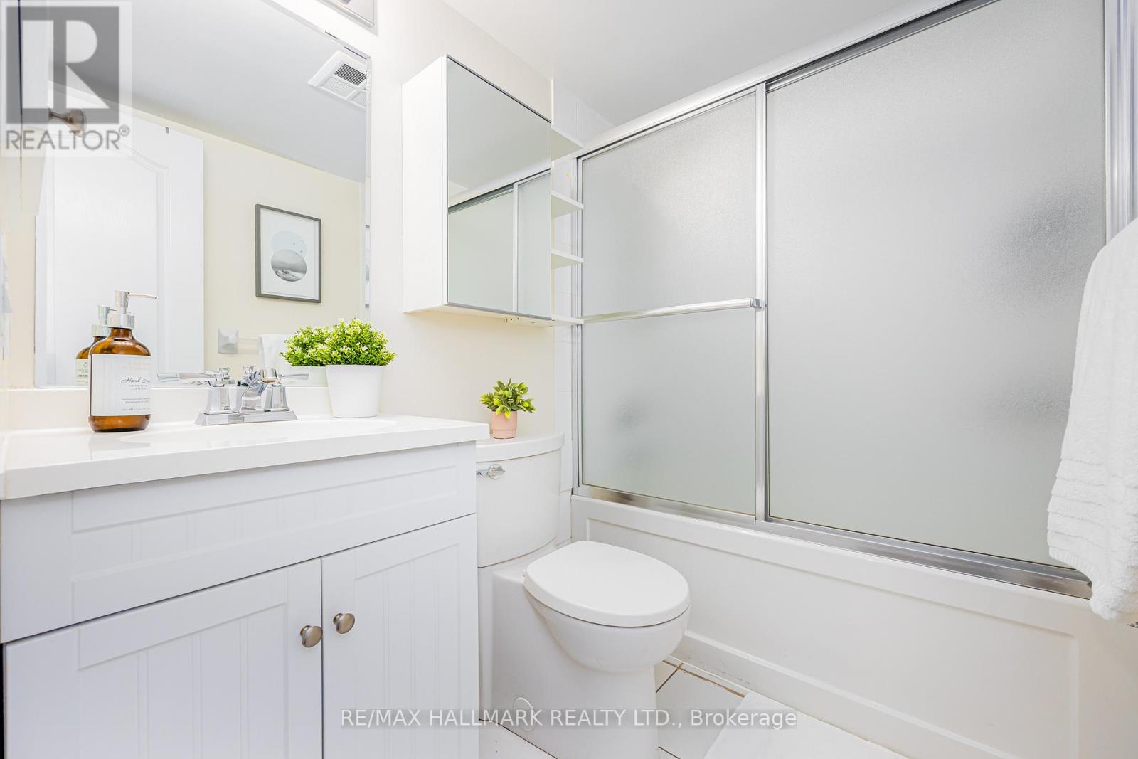 112 - 3 Rean Drive Property Photo 19