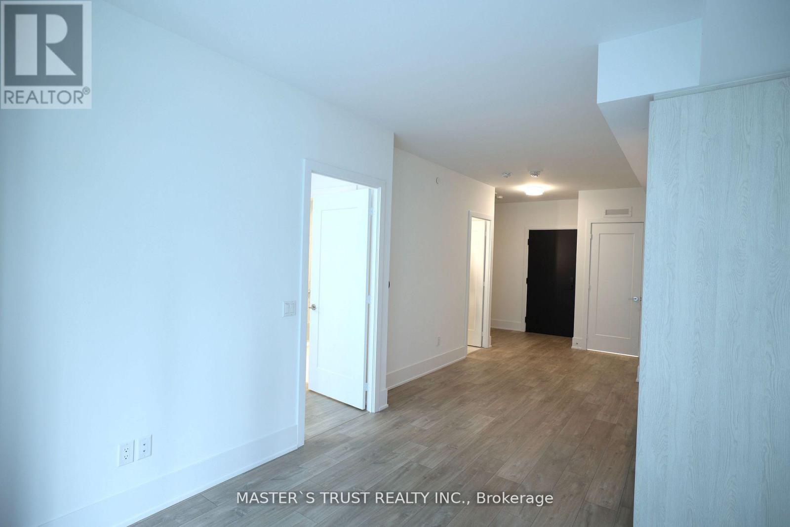 803 - 470 Front Street W Property Photo 4