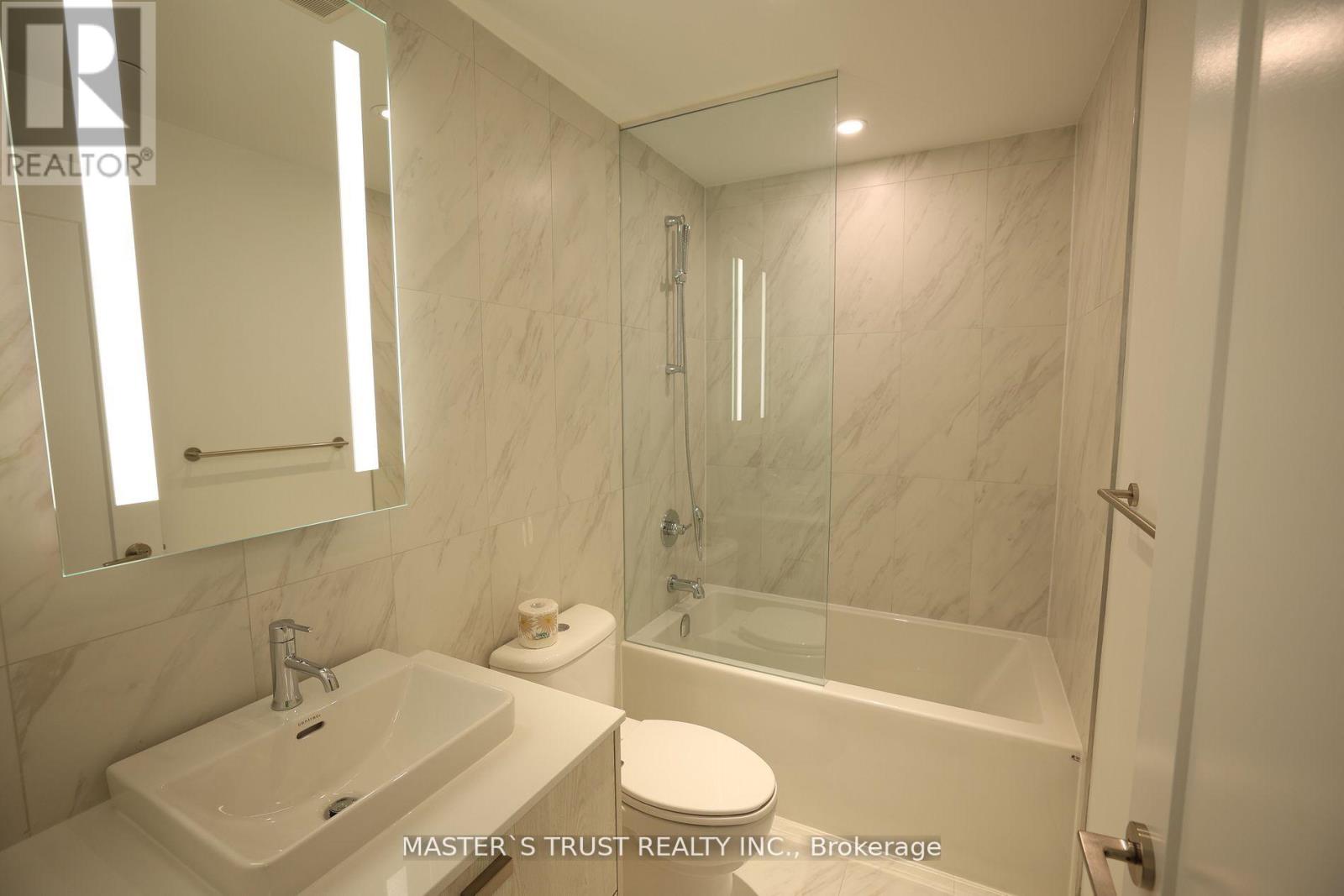 803 - 470 Front Street W Property Photo 6