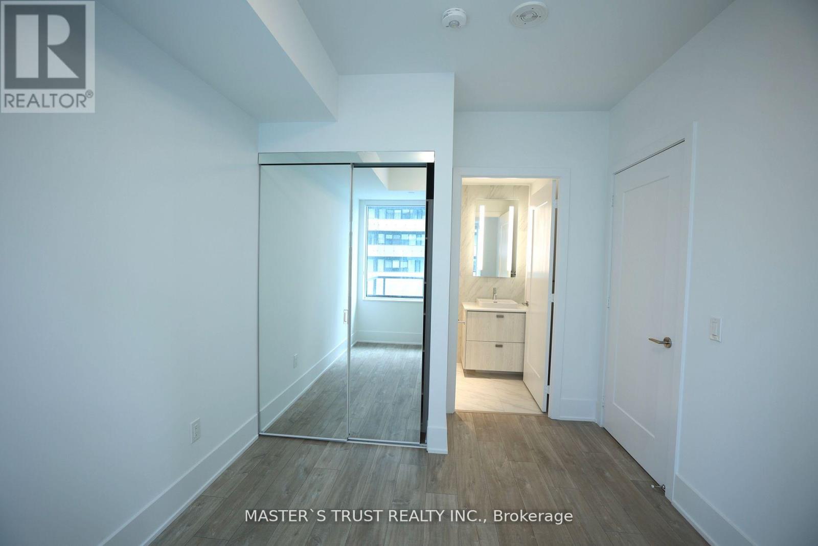 803 - 470 Front Street W Property Photo 7