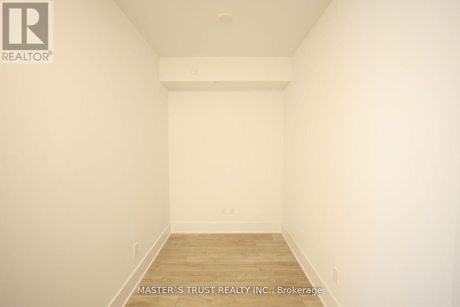 803 - 470 Front Street W Property Photo 9