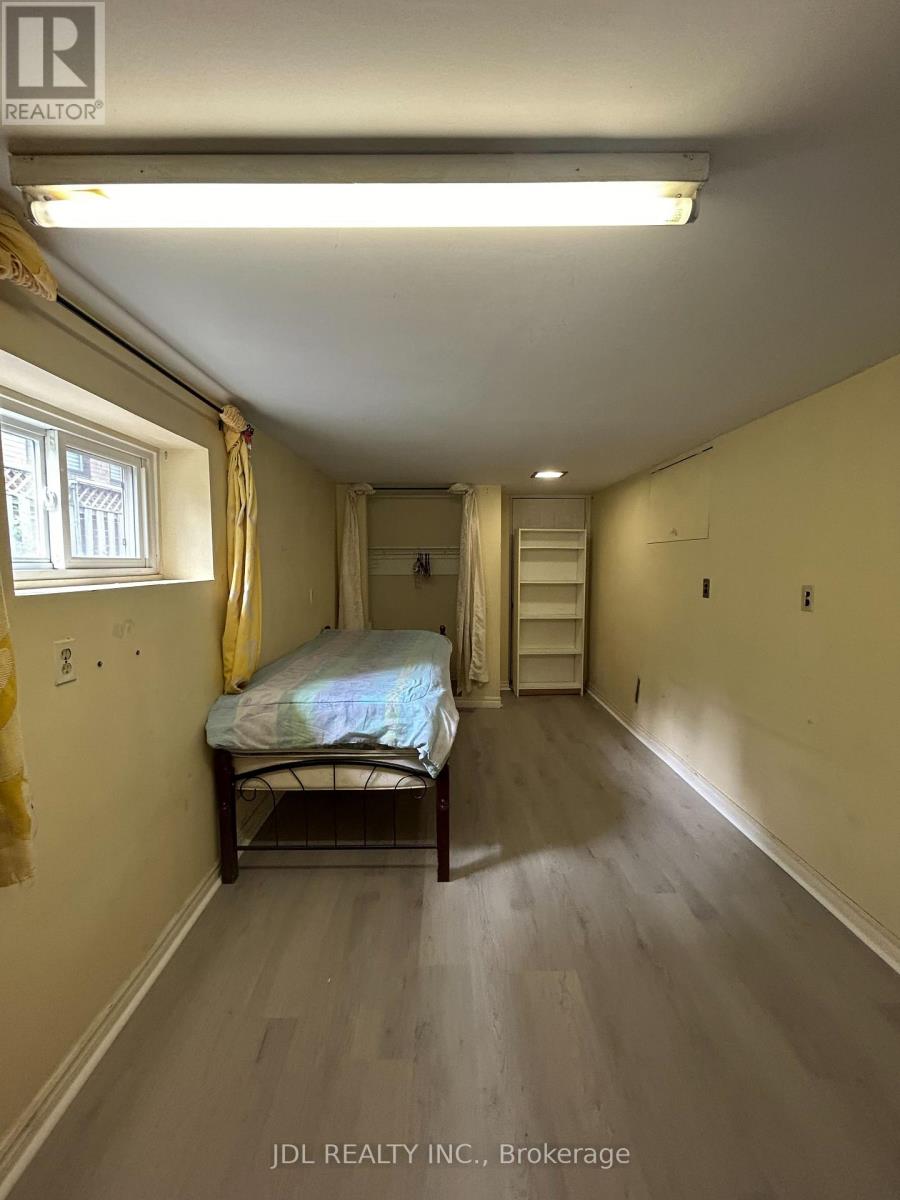 Renovated Bedroom A Bsmt - 186 Wilfred Ave Avenue Property Photo 2