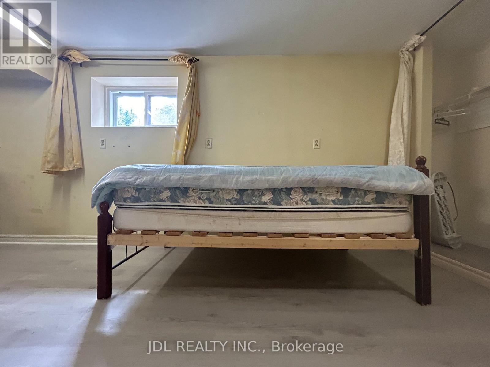 Renovated Bedroom A Bsmt - 186 Wilfred Ave Avenue Property Photo 6