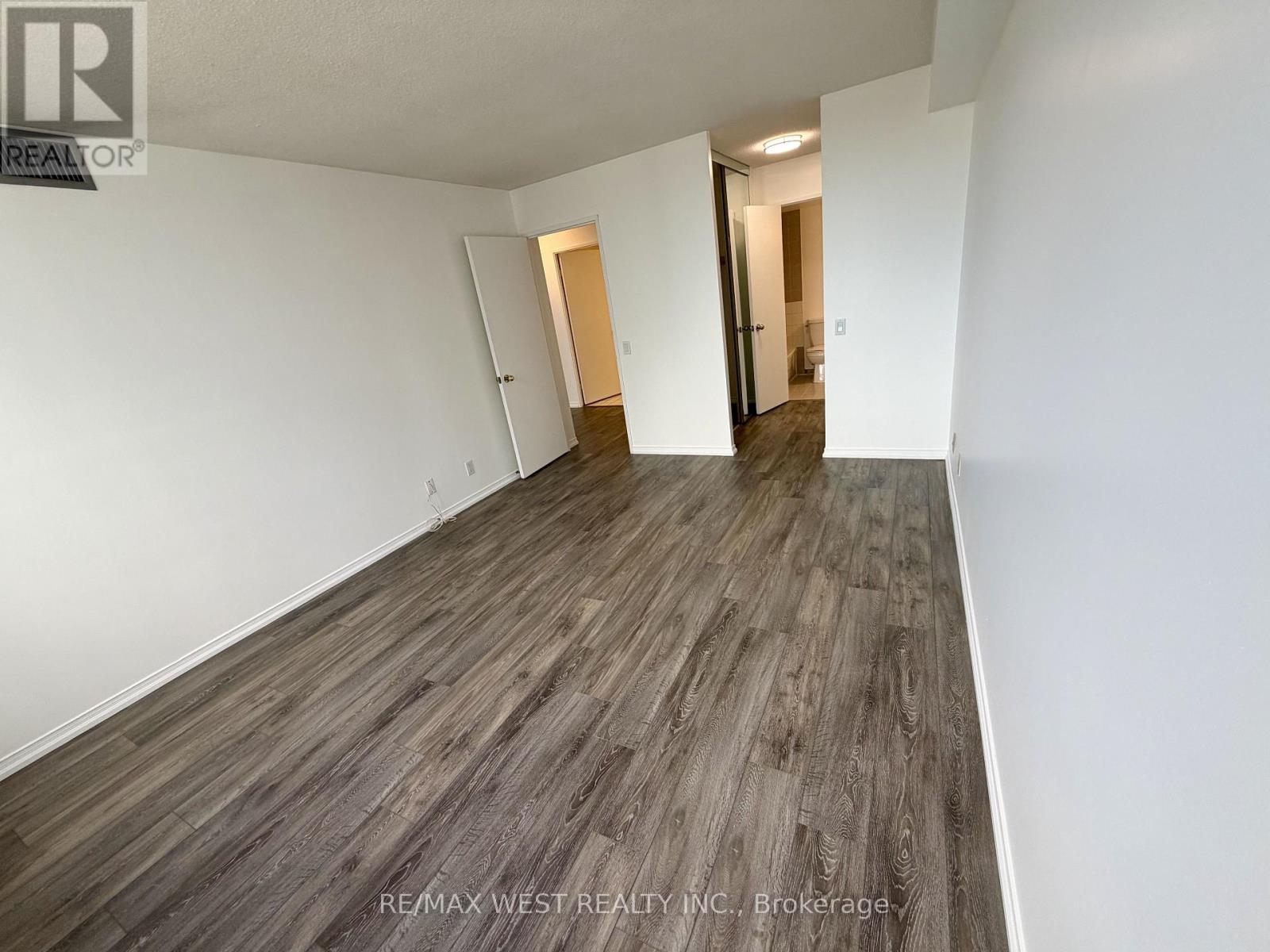2405 - 100 Upper Madison Avenue Property Photo 16