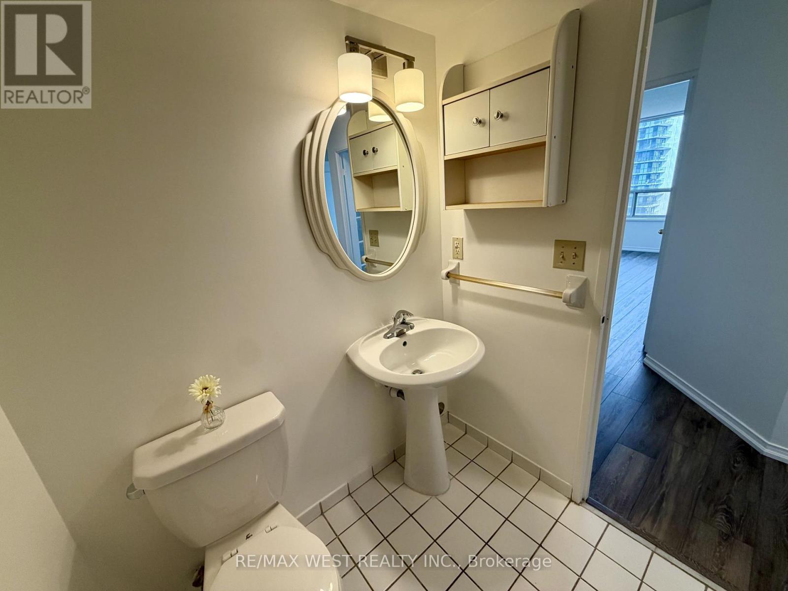 2405 - 100 Upper Madison Avenue Property Photo 23