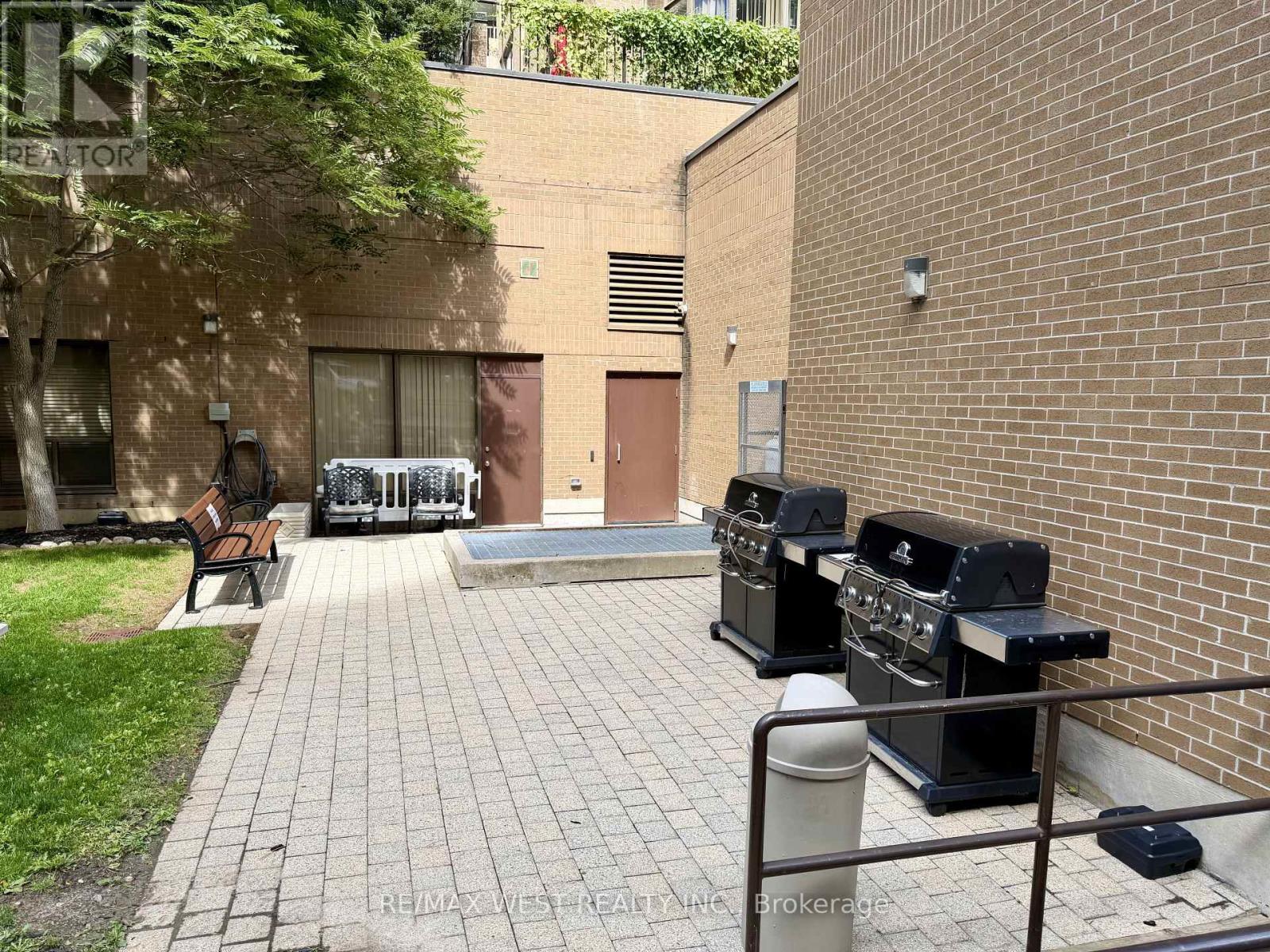 2405 - 100 Upper Madison Avenue Property Photo 29