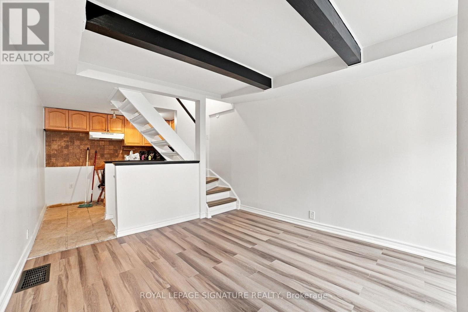 18 - 325 Jarvis Street Property Photo 2
