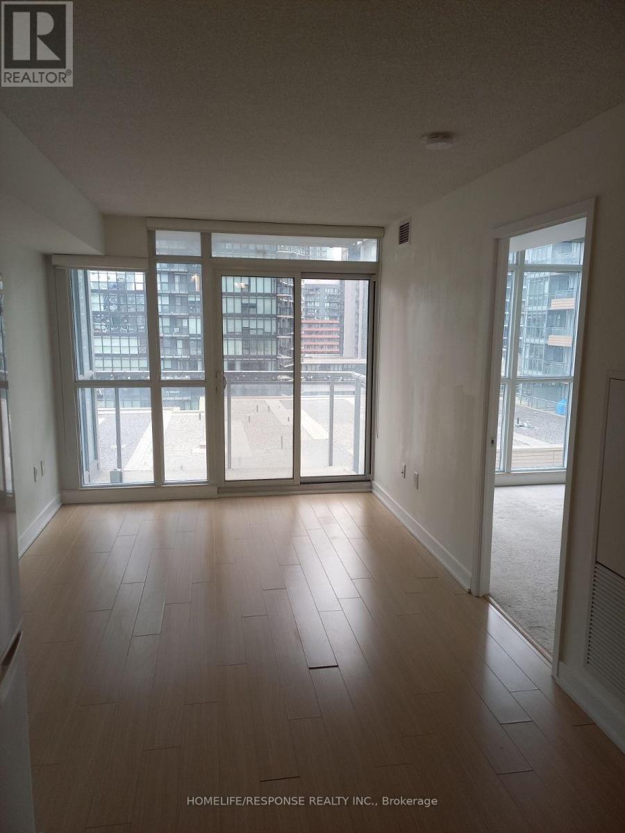 1503 - 15 Iceboat Terrace Property Photo 4