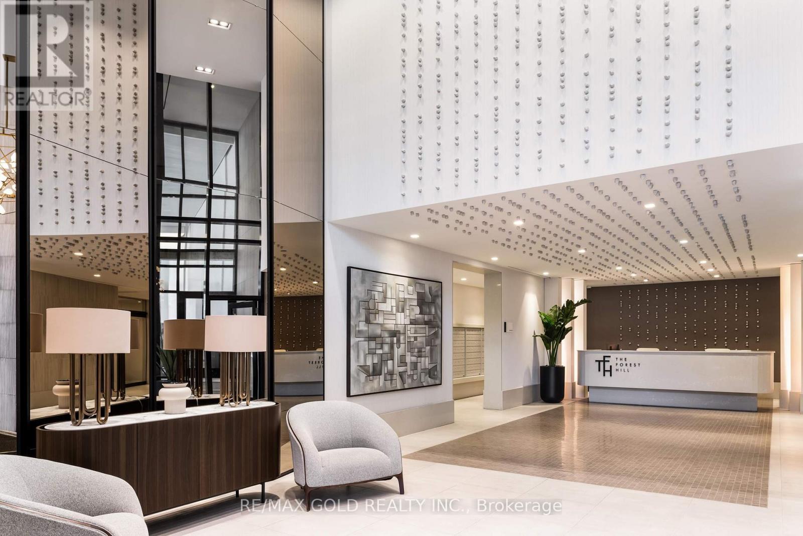216 - 2020 Bathurst Street Property Photo 2