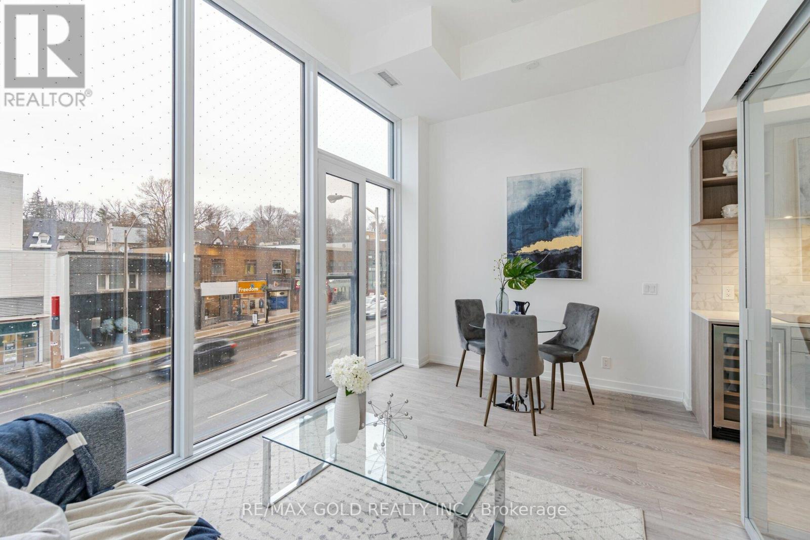 216 - 2020 Bathurst Street Property Photo 15