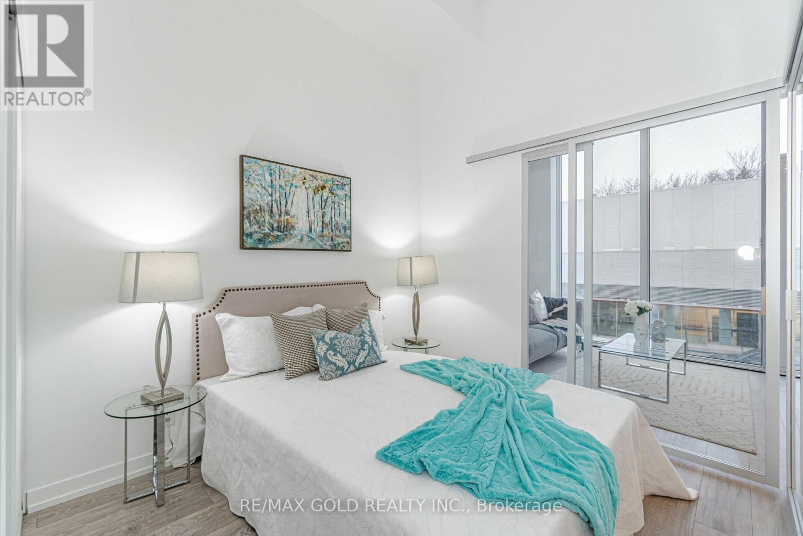 216 - 2020 Bathurst Street Property Photo 17