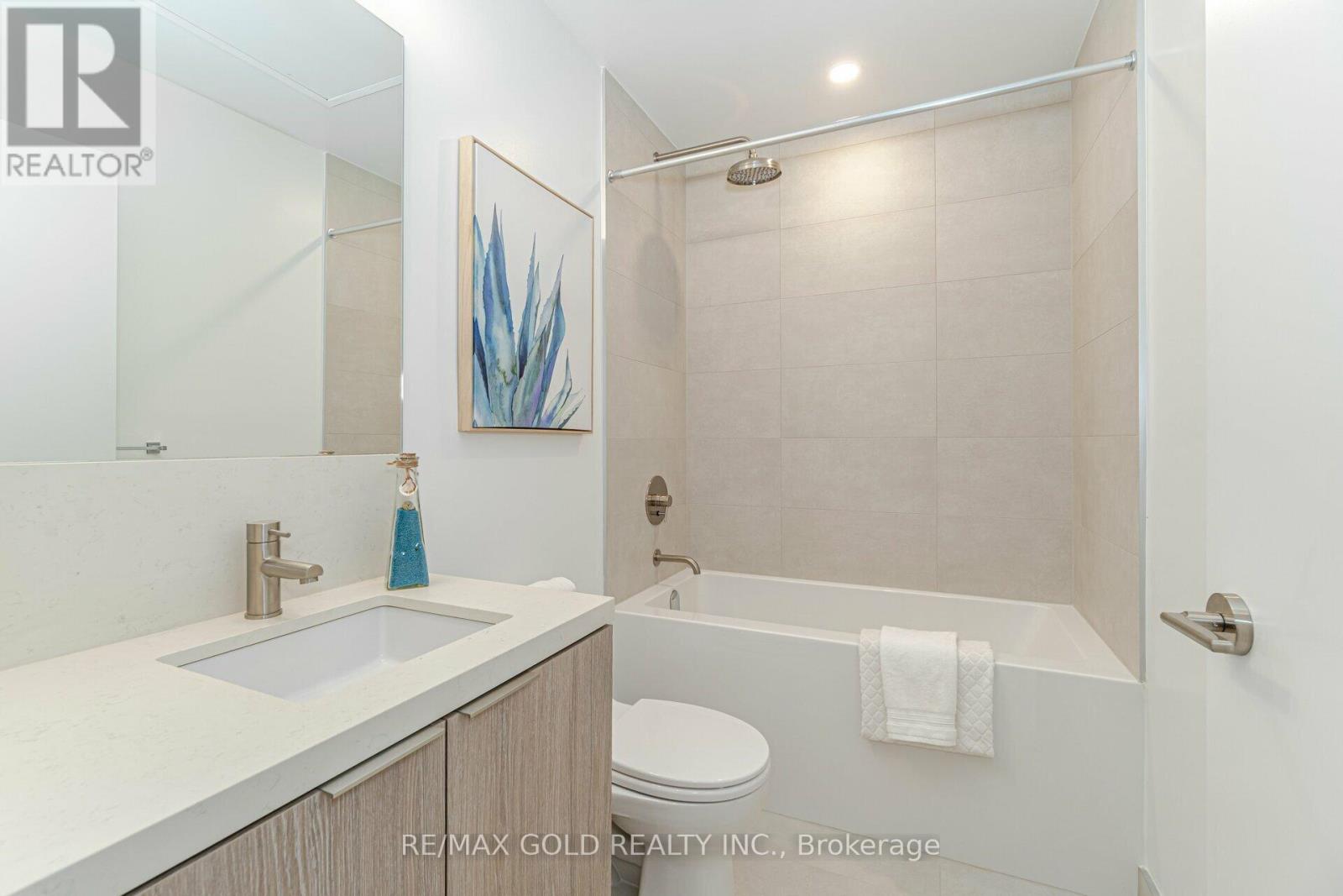 216 - 2020 Bathurst Street Property Photo 21