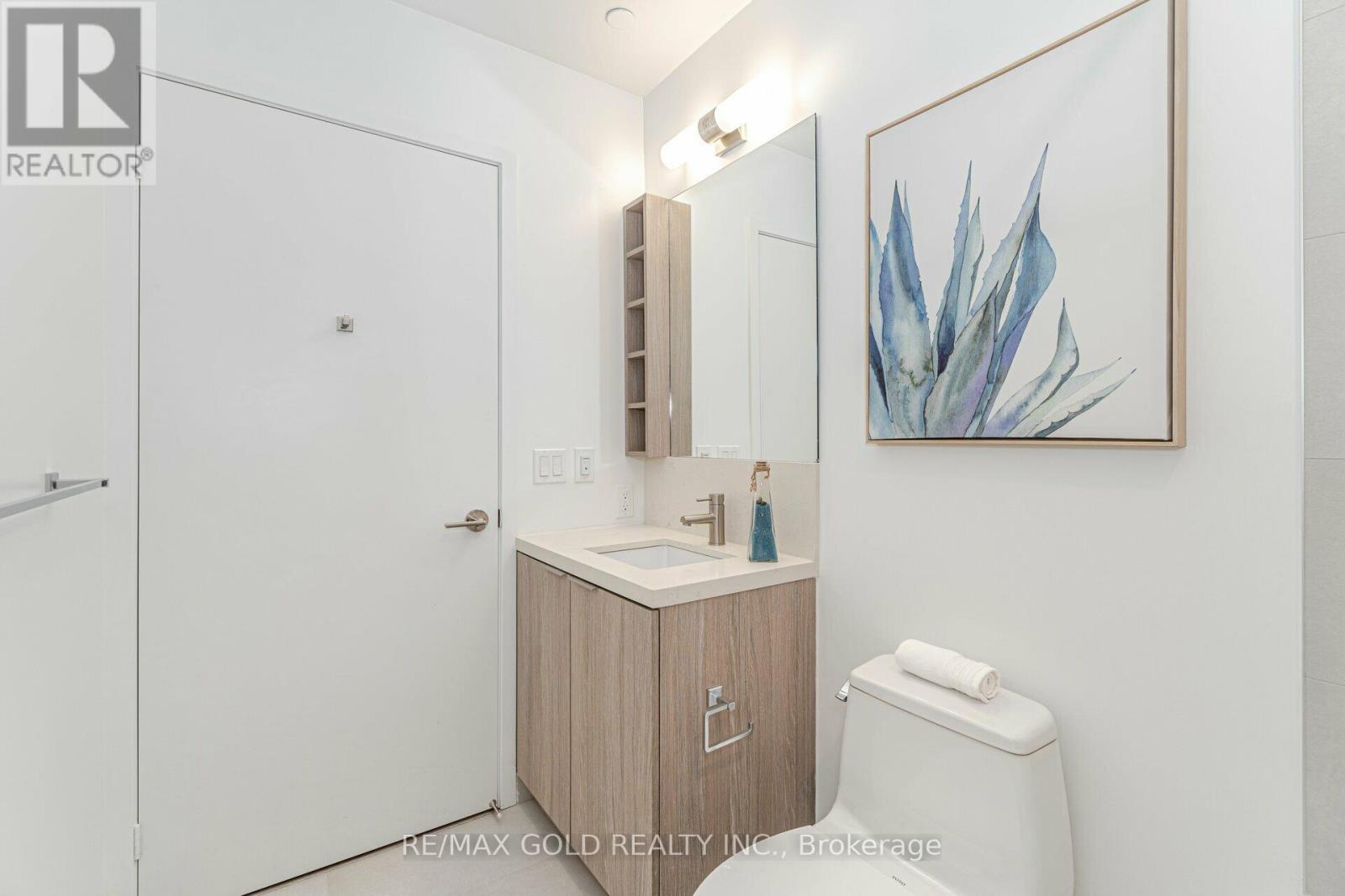 216 - 2020 Bathurst Street Property Photo 22