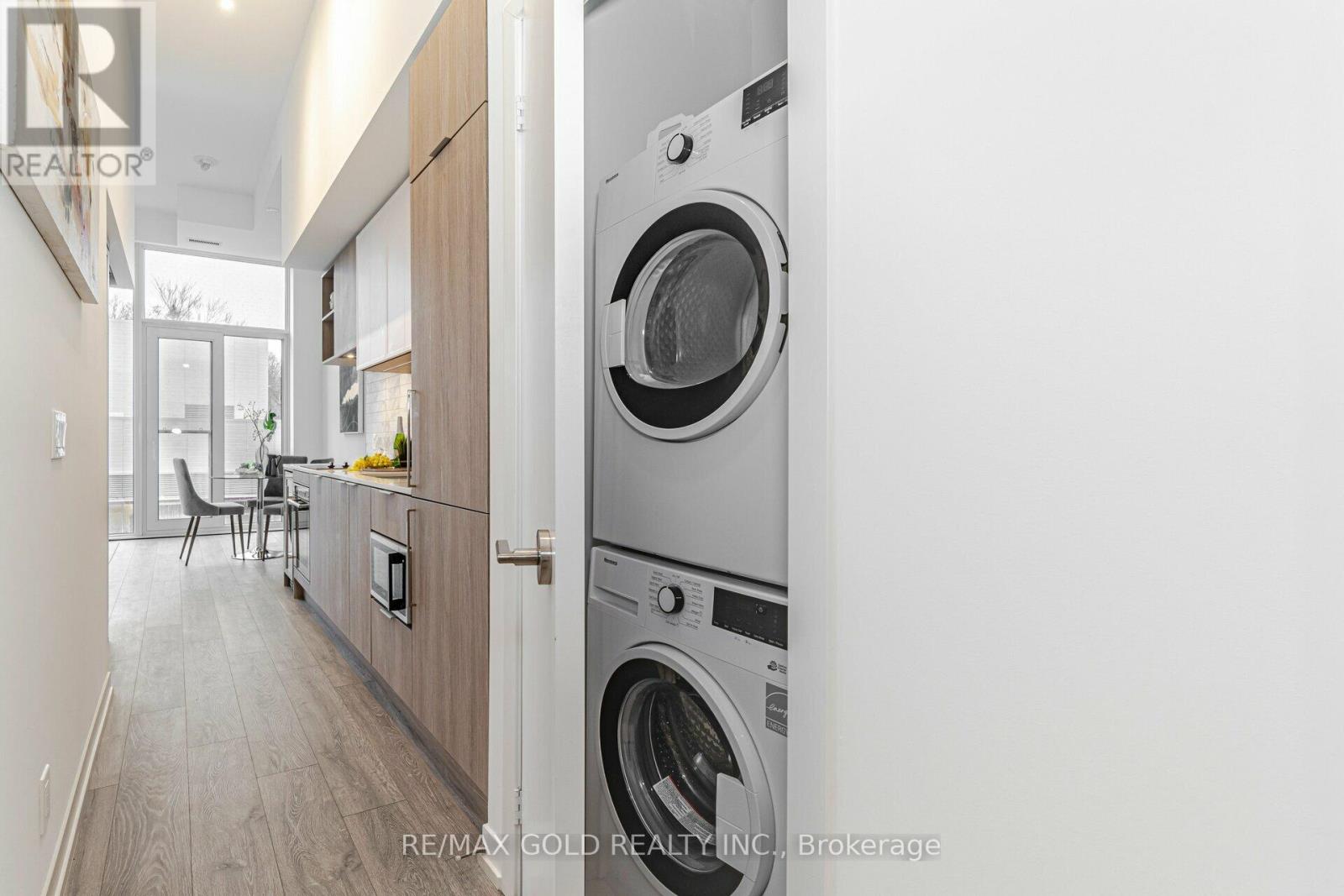 216 - 2020 Bathurst Street Property Photo 23