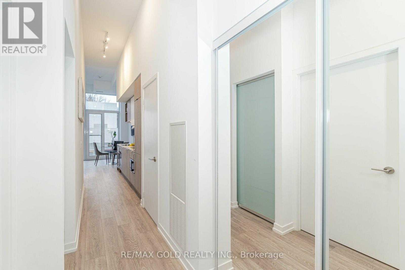 216 - 2020 Bathurst Street Property Photo 24