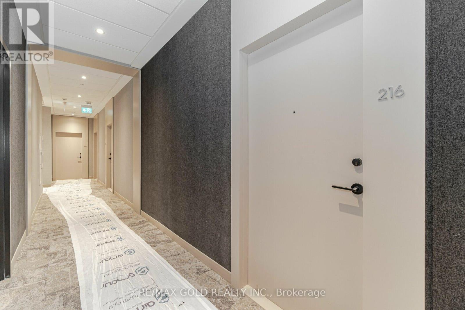 216 - 2020 Bathurst Street Property Photo 27