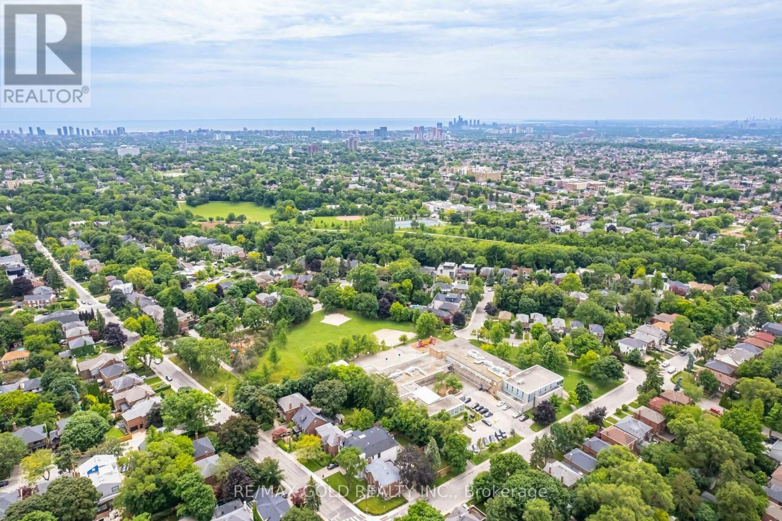 216 - 2020 Bathurst Street Property Photo 28