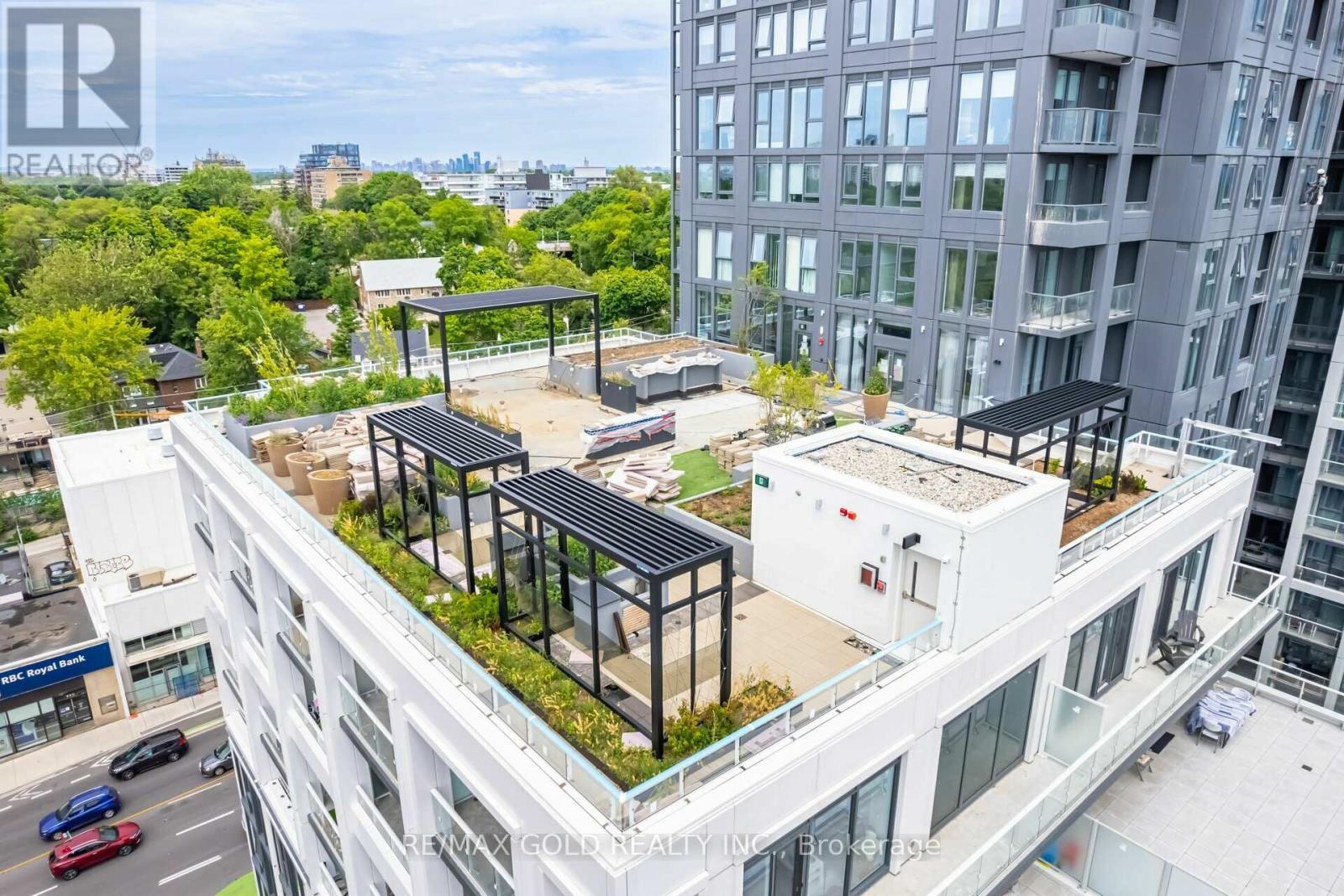 216 - 2020 Bathurst Street Property Photo 42