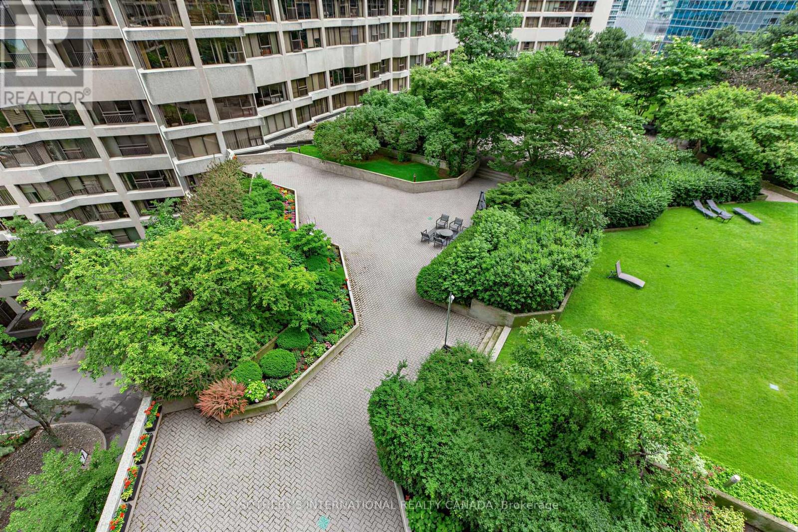 1008 - 33 Harbour Square Property Photo 20