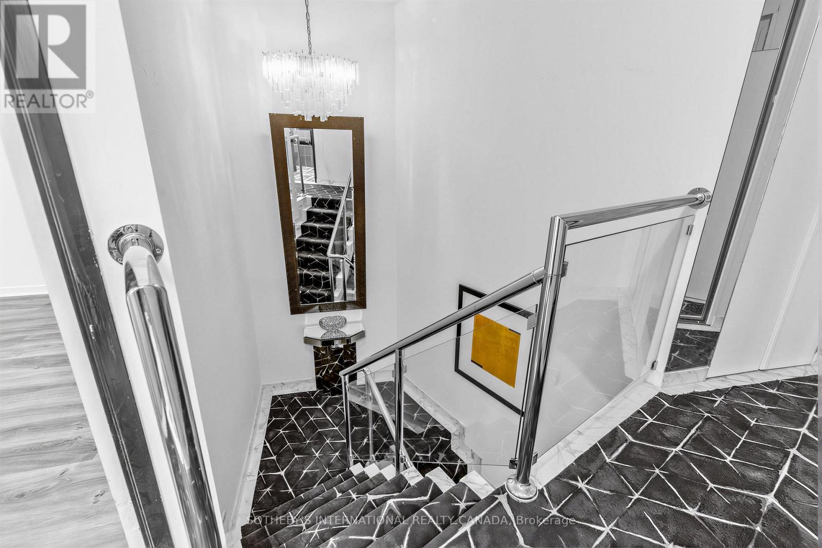 1008 - 33 Harbour Square Property Photo 23