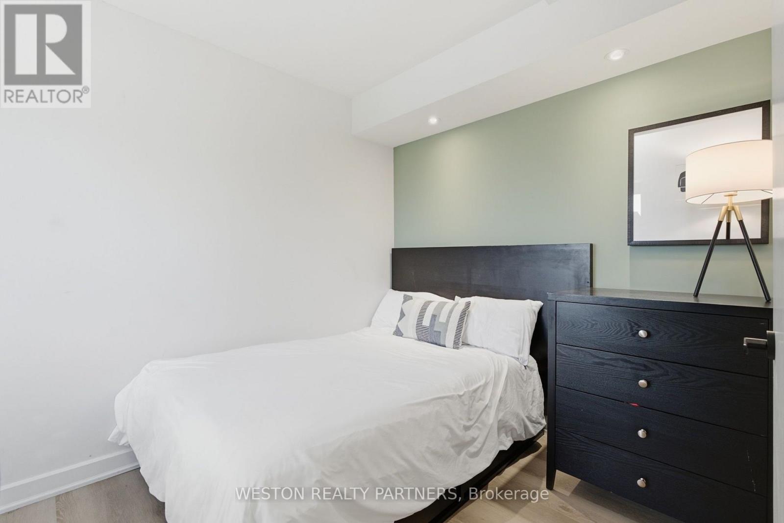 1124 - 36 Blue Jays Way Property Photo 26