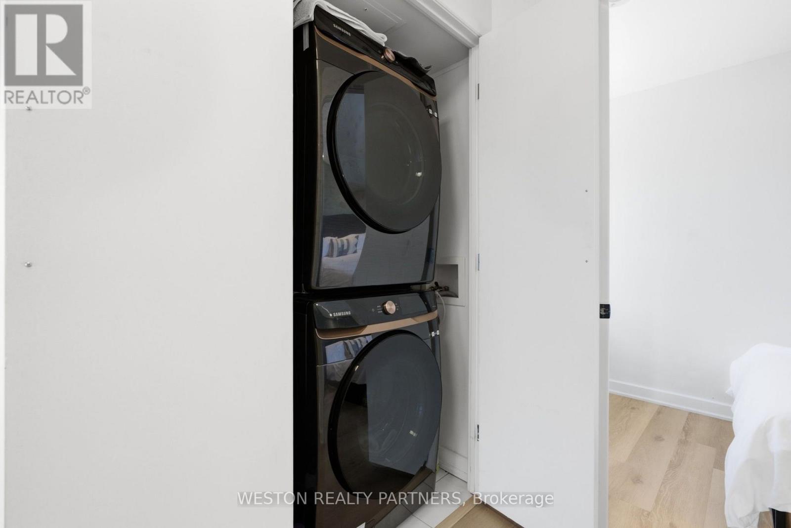 1124 - 36 Blue Jays Way Property Photo 27