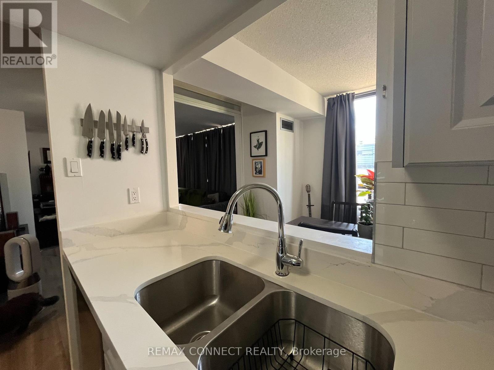 601 - 117 Gerrard Street Property Photo 10