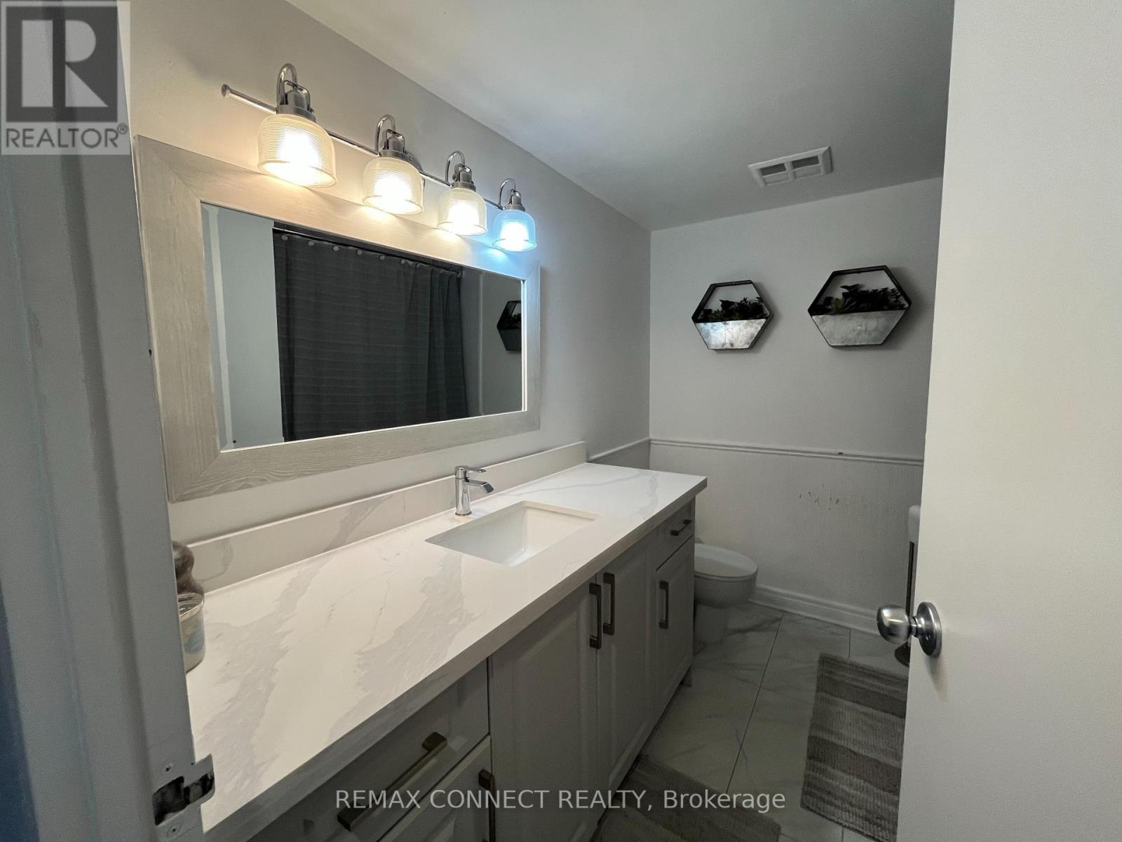 601 - 117 Gerrard Street Property Photo 18