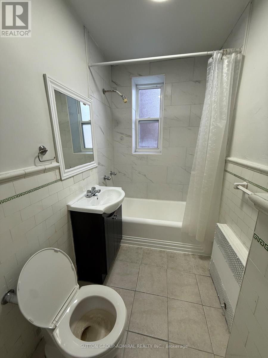 6 - 464 Spadina Road Property Photo 5