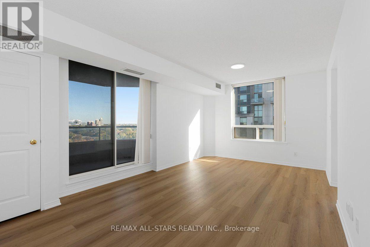 1505 - 18 Hillcrest Avenue Property Photo 4
