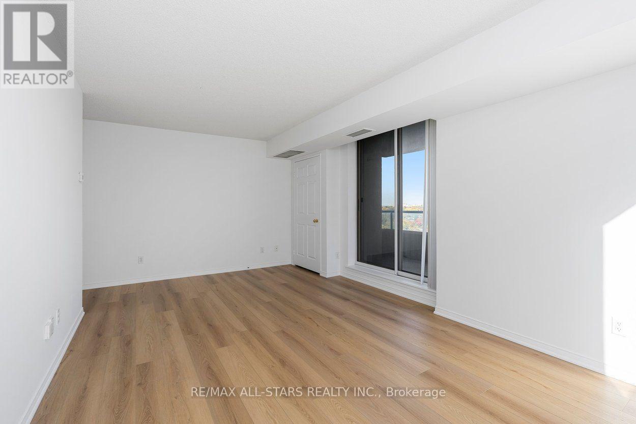1505 - 18 Hillcrest Avenue Property Photo 6