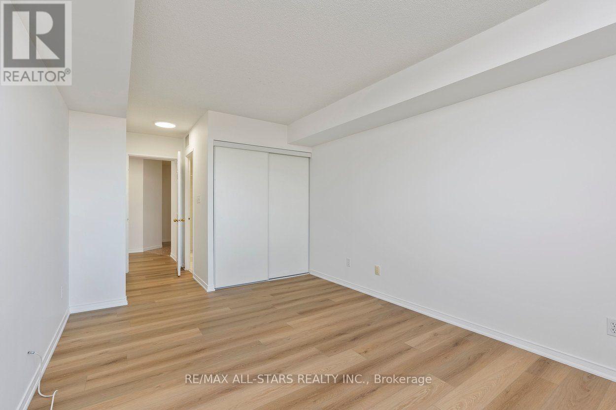 1505 - 18 Hillcrest Avenue Property Photo 20