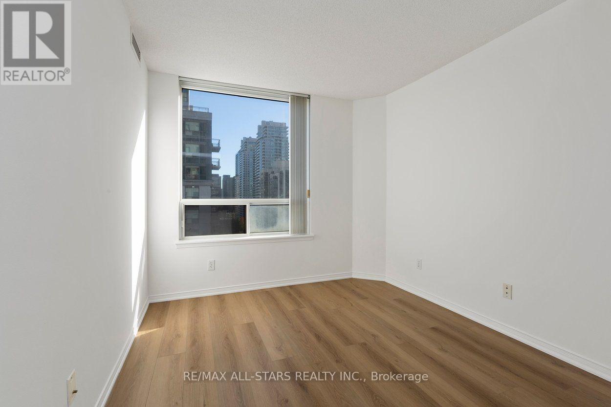 1505 - 18 Hillcrest Avenue Property Photo 23
