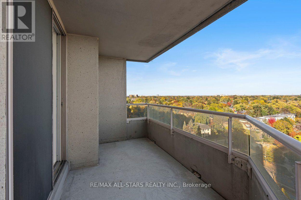 1505 - 18 Hillcrest Avenue Property Photo 28