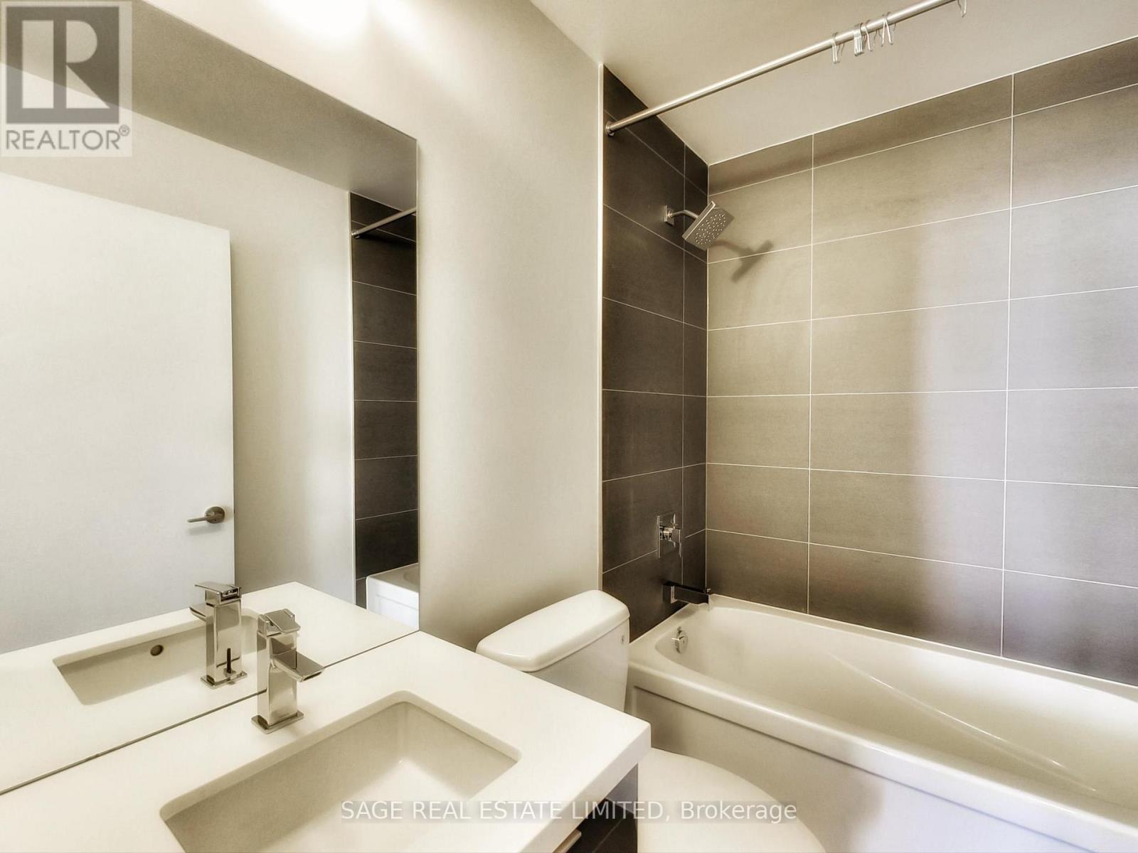 5012 - 8 Eglinton Avenue E Property Photo 3