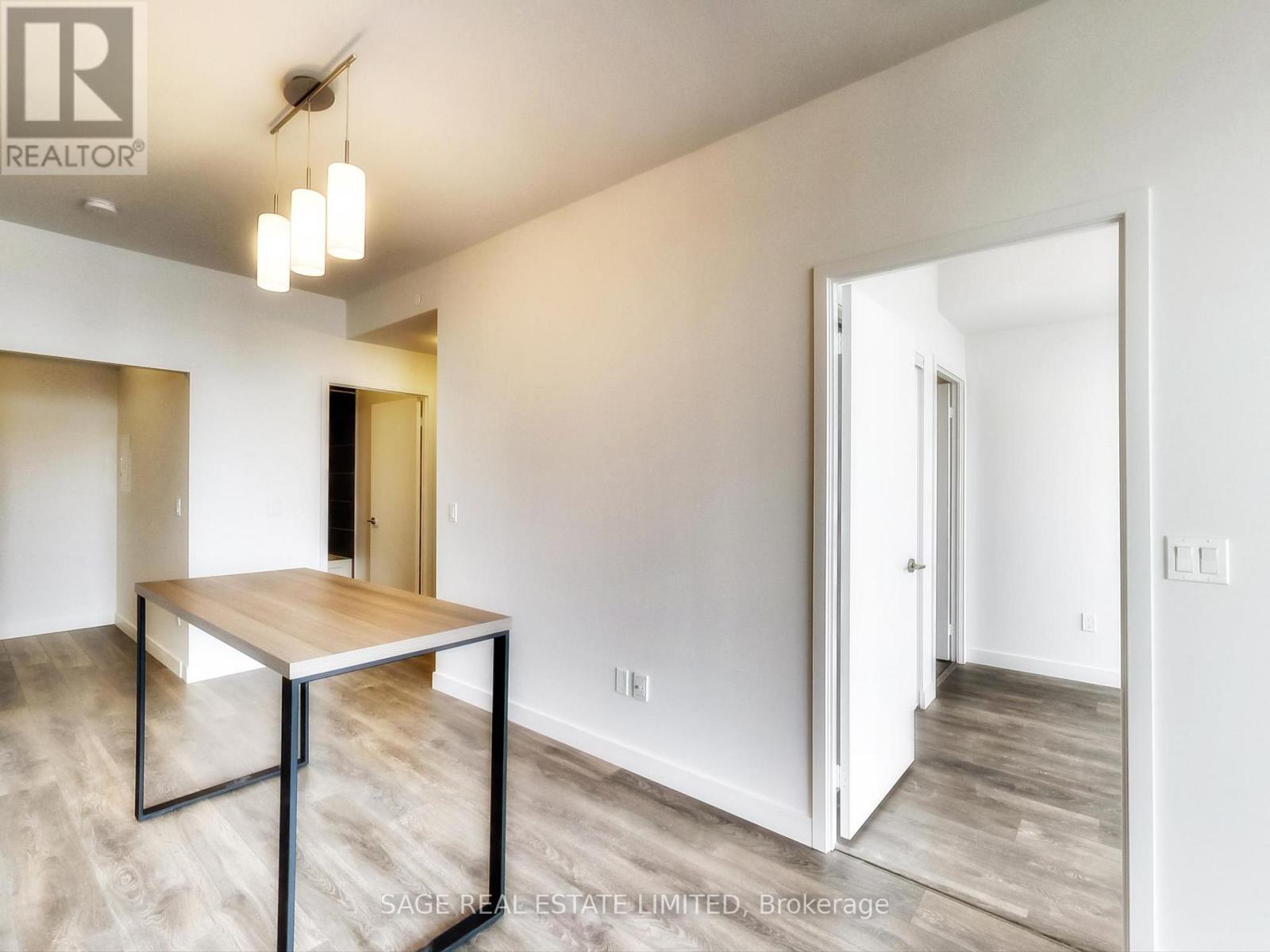 5012 - 8 Eglinton Avenue E Property Photo 14