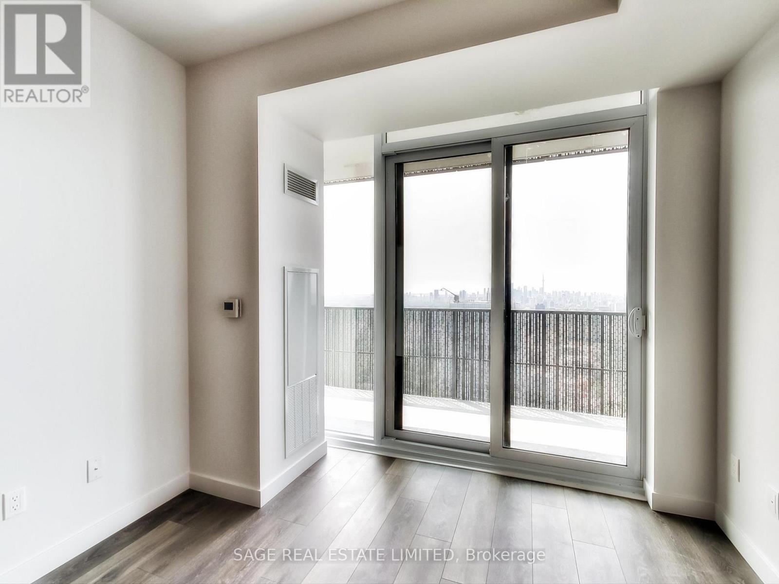 5012 - 8 Eglinton Avenue E Property Photo 16