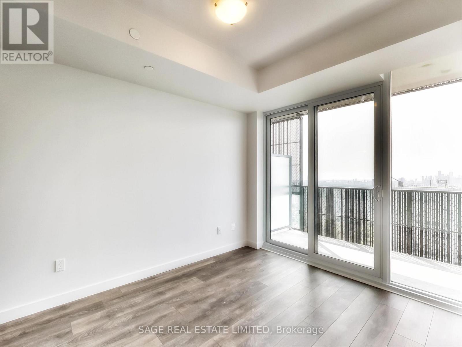 5012 - 8 Eglinton Avenue E Property Photo 21