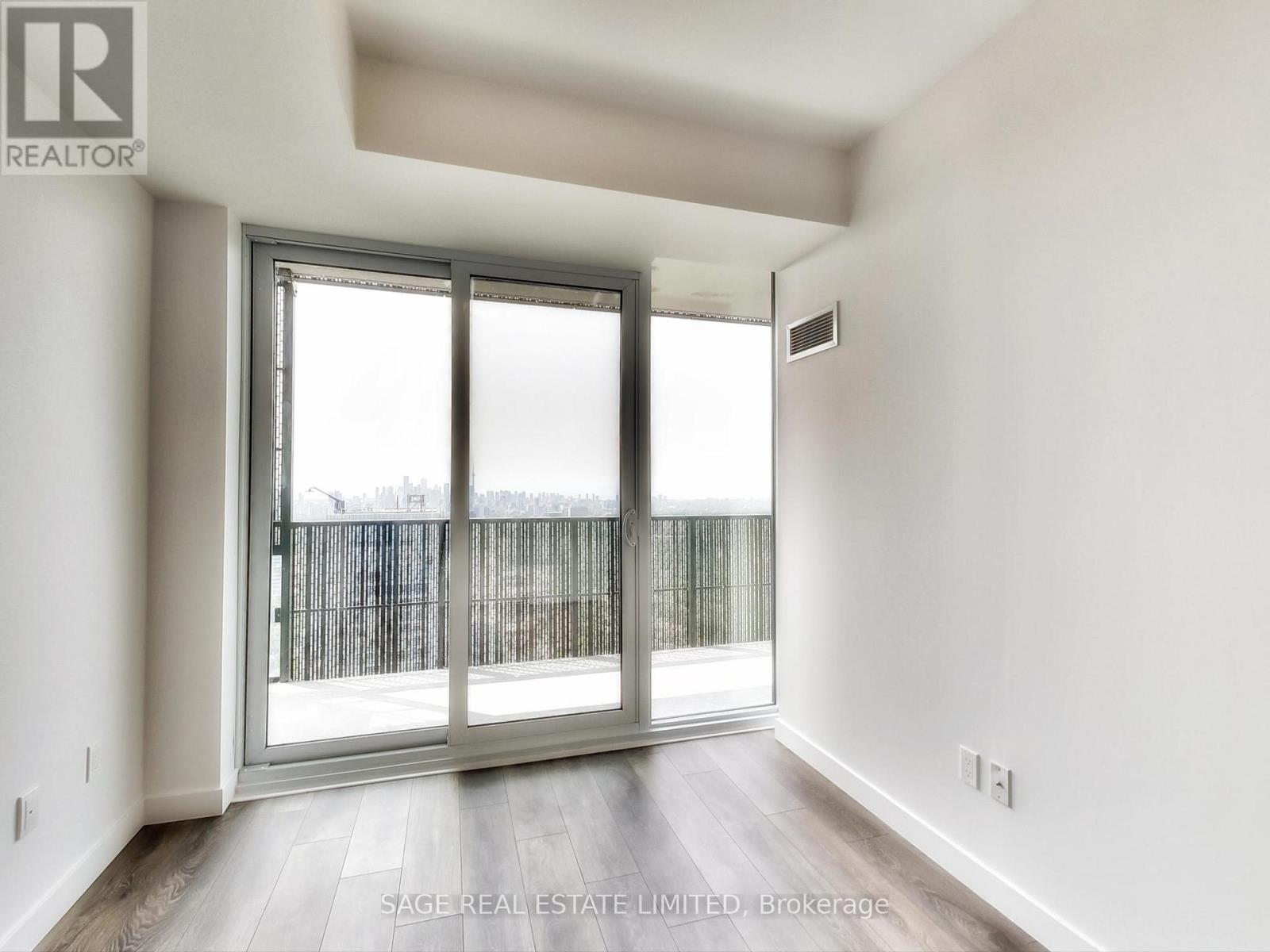 5012 - 8 Eglinton Avenue E Property Photo 22