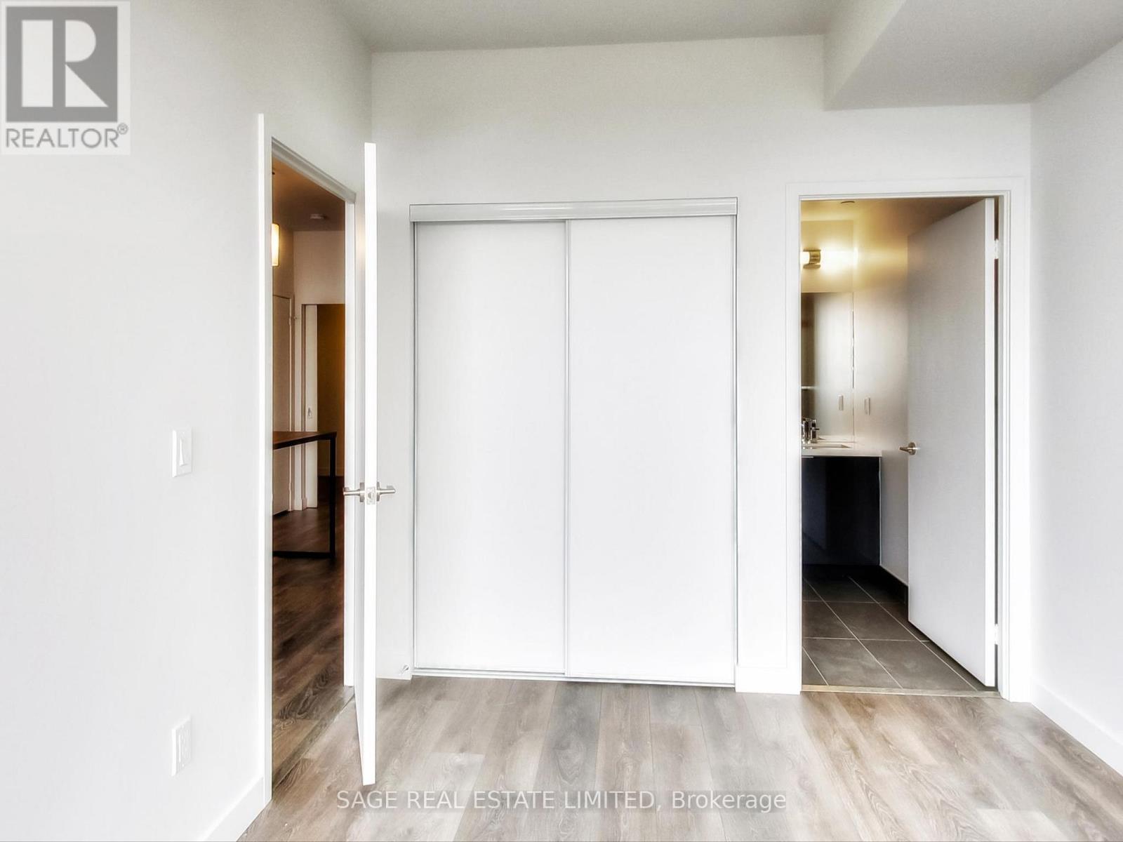 5012 - 8 Eglinton Avenue E Property Photo 27