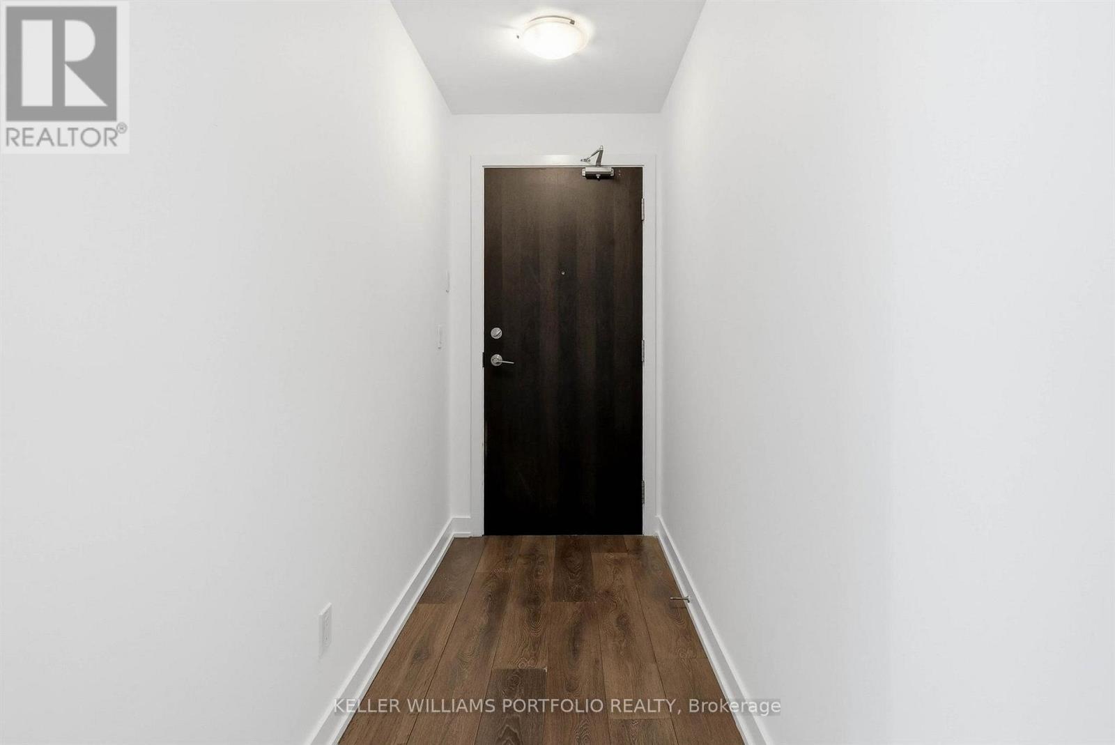 1009 - 50 Bruyeres Mews Property Photo 4